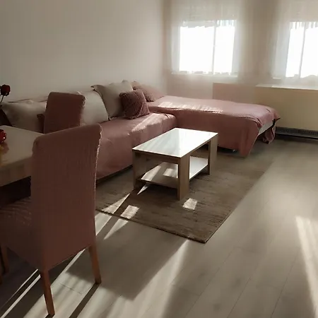 Lenka Apartmán *
