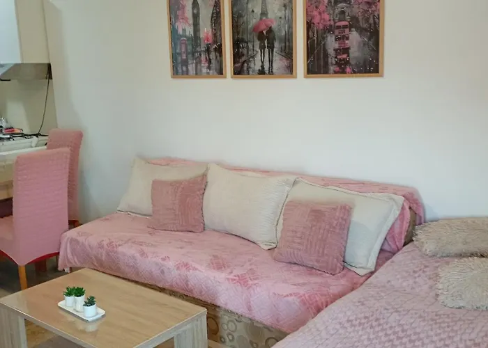 Lenka * Σρέμσκα Μιτρόβιτσα